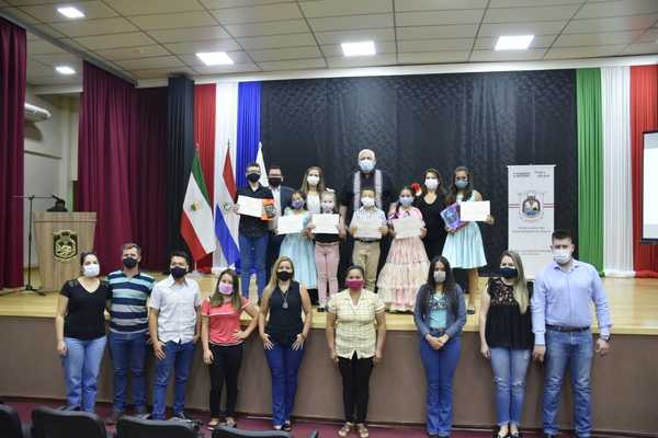 ASÍ FUE LA ENTREGA DE PREMIOS DEL CONCURSO VIRTUAL DE CANTO INFANTIL.