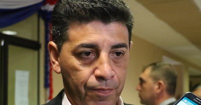 La Nación / Denuncian persecución de Efraín Alegre por pensar diferente a él
