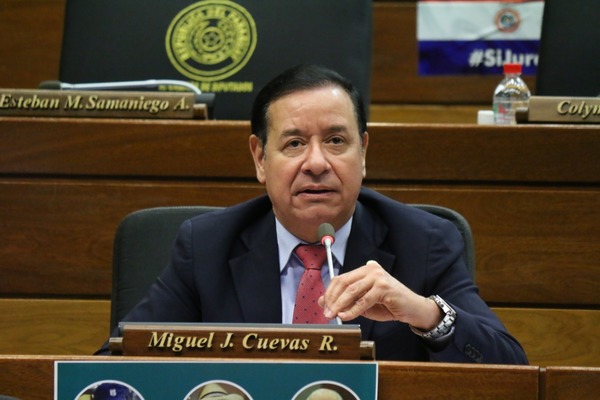 Miguel Cuevas recupera su banca en Diputados tras siete meses de reclusión