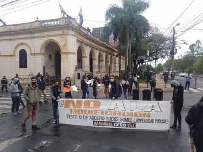 Universitarios exigen pronta reglamentación de la ley de arancel cero - Megacadena — Últimas Noticias de Paraguay