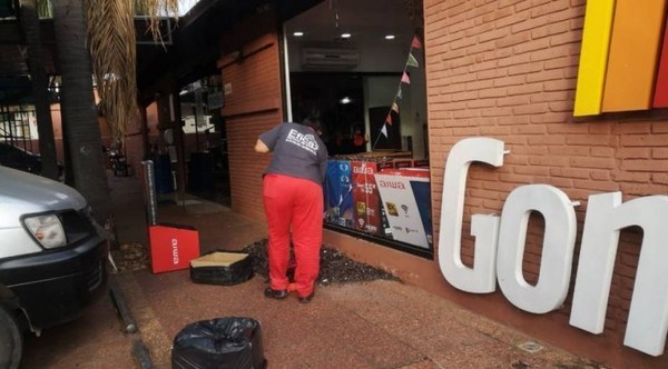 Fiscal estudia posible imputación a guardia que evitó asalto a local comercial disparando al delincuente en el pie