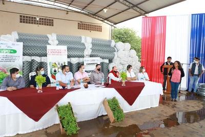 Entregan insumos y aportes a familias de Canindeyú | .::Agencia IP::.