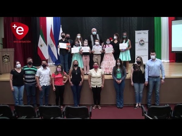 RECIBIERON SUS PREMIOS GANADORES DEL CONCURSO ON LINE ''VOCES ITAPUENSES''