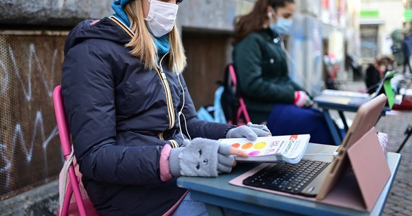 La Nación / Anita, la adolescente italiana que batalla contra el cierre de las escuelas