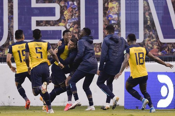 Ecuador deslumbra en el premundial con jugadores de oro - Fútbol - ABC Color