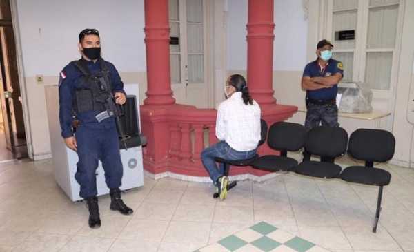 HOY / Imputan a padrastro de niña desaparecida en Emboscada tras negarse a prueba de ADN