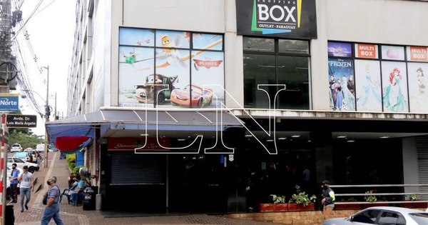 La Nación / Empresarios rechazan acción municipal para recuperar Shopping Box