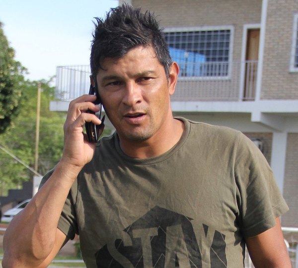 Crónica / “Jagua to’u nde bola”, le bajó Peque Benítez