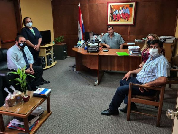 Directores plantean hasta empeñar sus bienes para imprimir libretas
