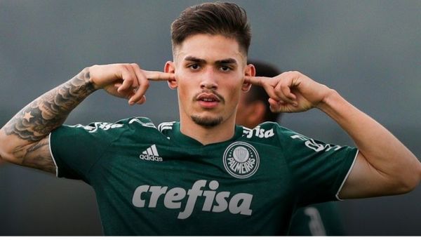 El joven delantero paraguayo que debutó en la primera del Palmeiras