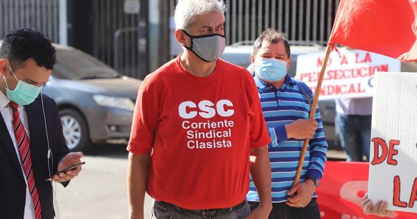 La Nación / Corriente Sindical Clasista exige pago de aguinaldo a trabajadores suspendidos