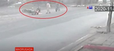 Motociclista muere tras embestir contra un peatón | Noticias Paraguay