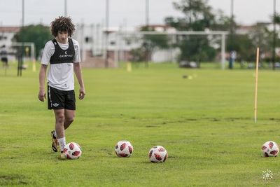 Iván Franco sufrió una rotura fibrilar y es baja por un mes - Libertad - ABC Color