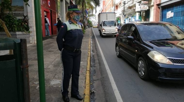 HOY / PMT de Asunción reforzará controles en sitios de estacionamiento prohibido
