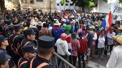 Anuncian medidas más crudas: Campesinos "coparán" Asunción la próxima semana