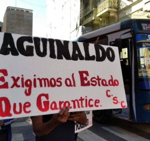 HOY / Corriente Sindical Clasista exige pago de aguinaldo a trabajadores suspendidos