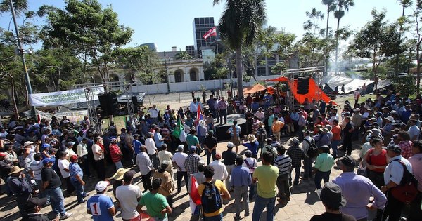 La Nación / Campesinos advierten con nuevas movilizaciones por incumplimiento del Gobierno