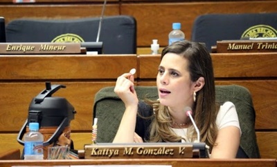 Diputada repudia 'pilletaje de pseudoempresarios' del transporte y propone interpelación de viceministro Britos