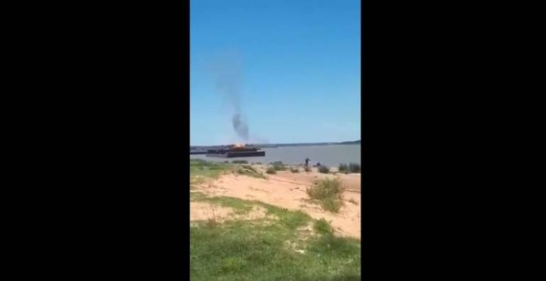 HOY / Reportan explosión de una barcaza sobre el río Paraguay