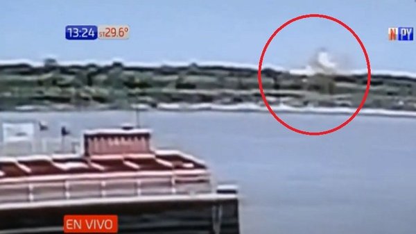 Así fue la explosión de barcaza que sacudió a San Antonio | Noticias Paraguay