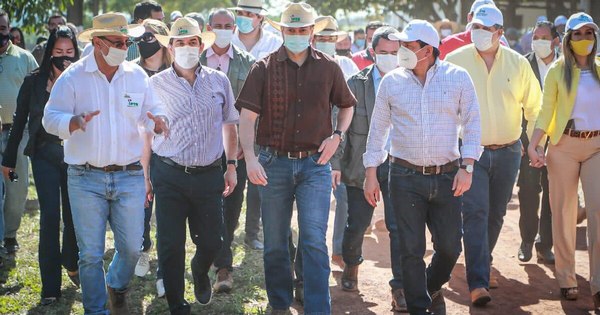 La Nación / Abdo desde Quyquyhó: “Estas obras cambian la velocidad de nuestro desarrollo”