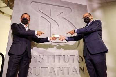 Covid: Brasil recibió el primer lote de 120 mil dosis de la vacuna china - ADN Paraguayo