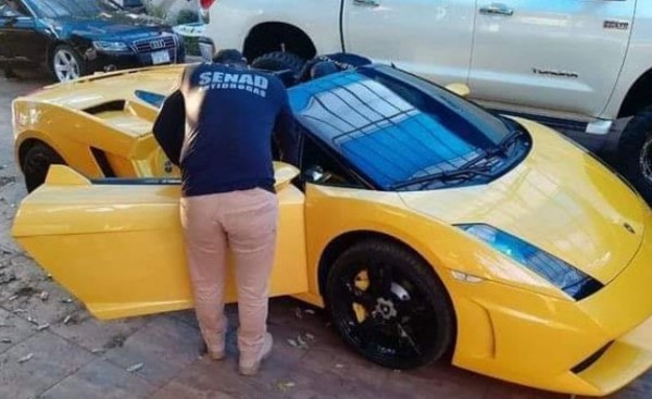 Vehículos de “Cucho” serán subastados junto con otras propiedades