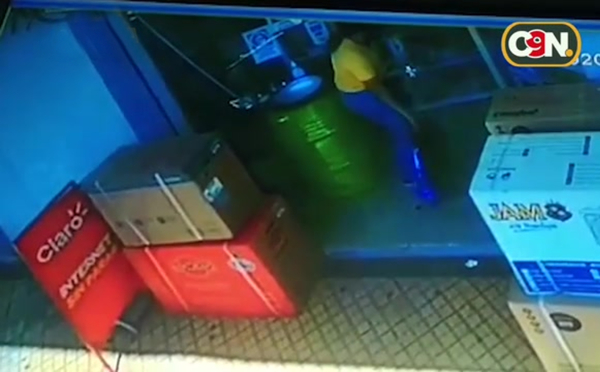 Frustran robo en local de informática de Asunción - C9N