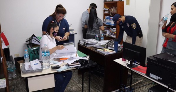 La Nación / Fiscal allanó la Municipalidad de Acahay tras denuncia de varios hechos punibles