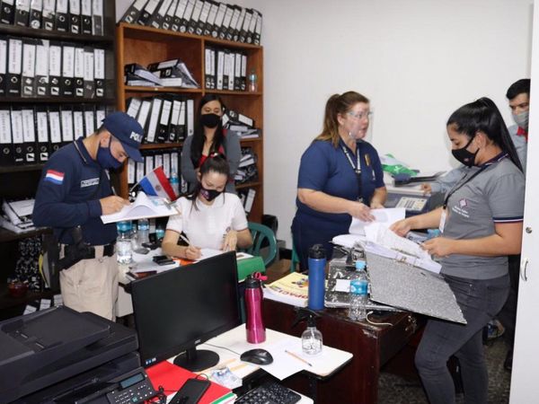 Allanan Municipalidad de Acahay por presuntos pagos a firmas fantasmas