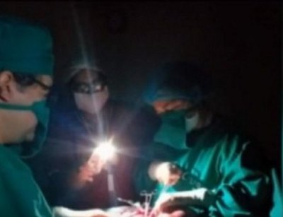 Crónica / Alumbrada con los celus dio a luz ¡en el apagón!