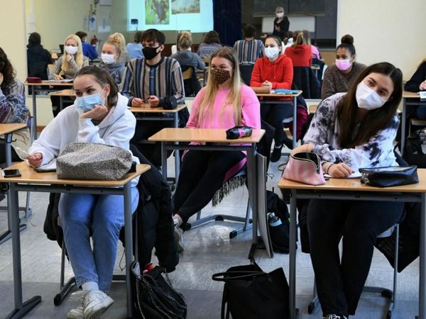 OMS pide no cerrar escuelas y evitar los confinamientos