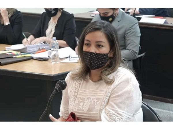 Ex fiscala que aparece en audios dice que consultó por enjuiciados