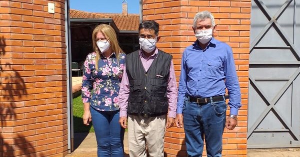 La Nación / Sacerdote se ofreció para mediar entre Denis y el EPP