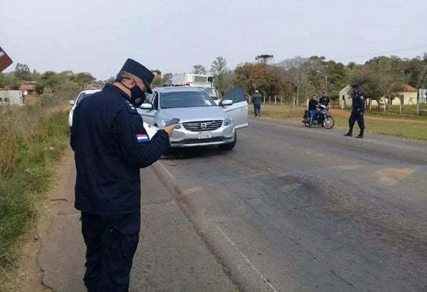 Cambian a policías que sabían del asalto en Caazapá - Noticiero Paraguay