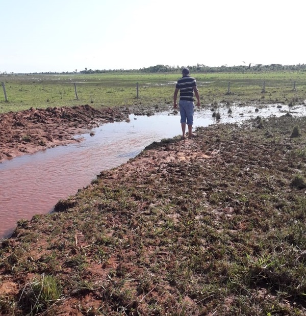 Pobladores de Arroyito se levantan por canalización de humedales