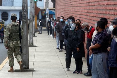 Perú autoriza segundo retiro de dinero de fondos de pensiones por el impacto económico del COVID » Ñanduti