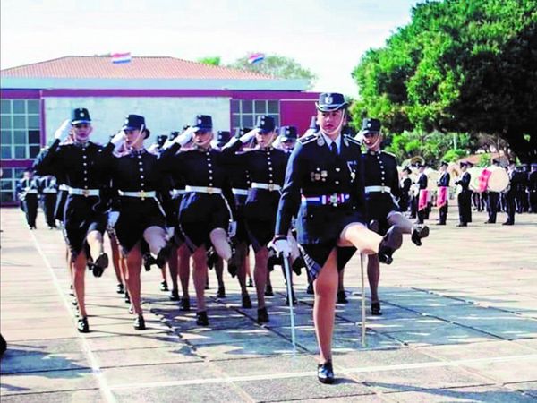 Mujeres y hombres con hijos podrán ser cadetes
