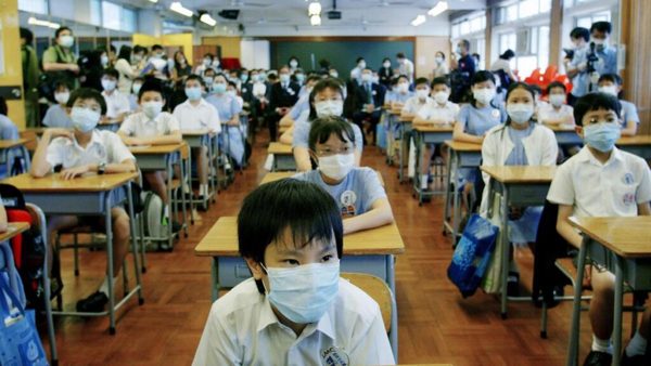 Hong Kong suspende clases presenciales ante el aumento de los contagios | .::Agencia IP::.