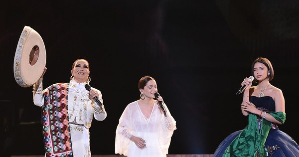 La Nación / Grammy Latino celebran el México de Natalia Lafourcade