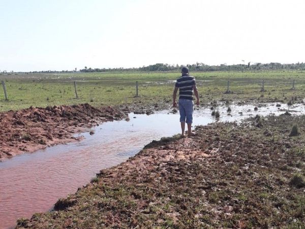 Pobladores de Arroyito se levantan por canalización de humedales
