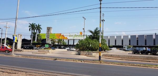 Supermercado Los Jardines lanza “Mano a mano. Inspiramos tu Navidad” - Empresariales - ABC Color