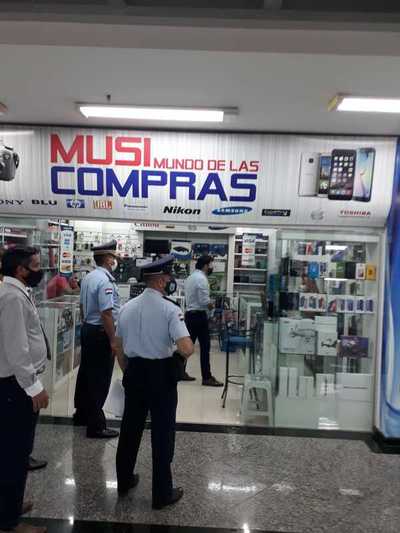 Clausuran local donde turista fue estafado