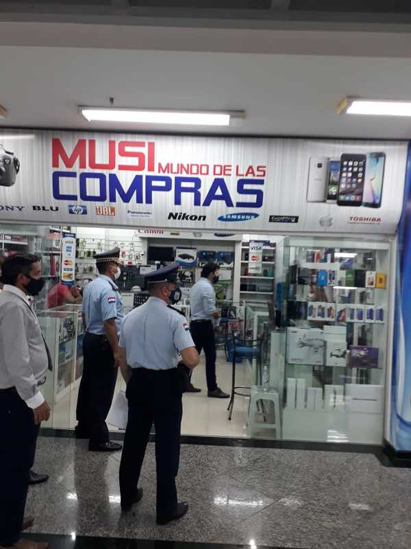 Clausuran local donde turista fue estafado