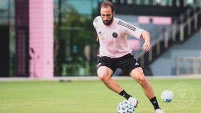 Gonzalo Higuaín da positivo al covid-19 - Fútbol - ABC Color