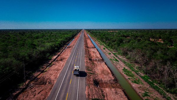 Gobierno habilita nuevo tramo concluido de la Bioceánica que ya alcanza 120 km - El Trueno