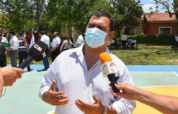 Caazapá: Gobernador inaugura pista multiuso en escuela de Yuty - Noticiero Paraguay