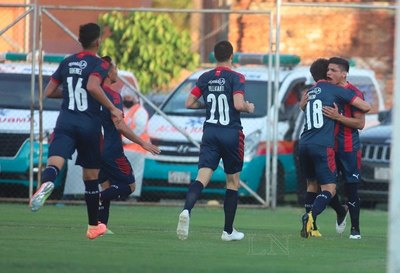 Cerro sufrió más de lo esperado, pero ganó y sigue imbatible