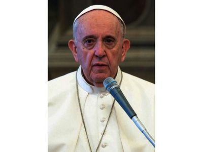 Vaticano investiga “me gusta” del Papa a foto de una modelo