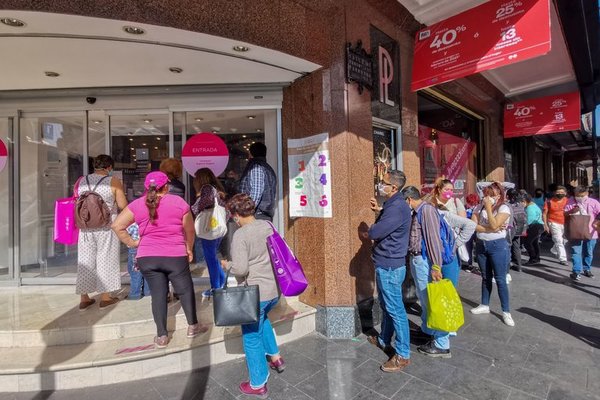 Alerta sanitaria en México: Desde el lunes tiendas, centros comerciales, gimnasios y cines cerrarán a las 19:00 horas » Ñanduti